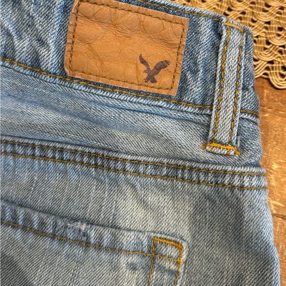 American Eagle Distressed Hi Rise Festival Jean Short 🪶 - Picture 6 of 11